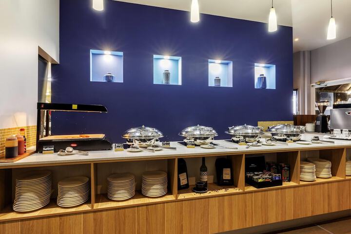 Breakfast/Coffee Service 40 of 75