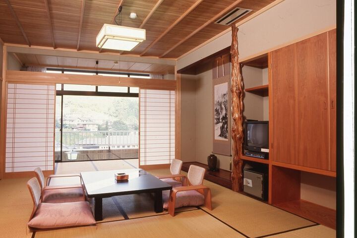 Room 10 of 52