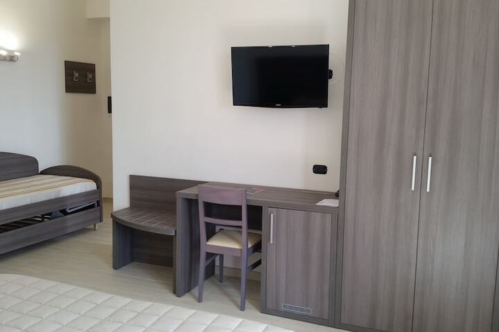 Room 19 of 39