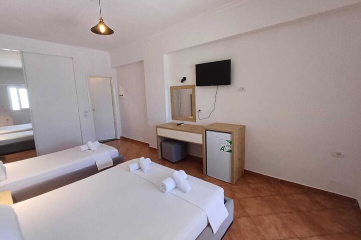 Room 34 of 85