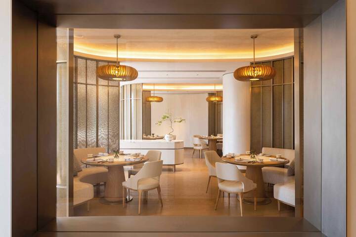 Dining 67 of 122