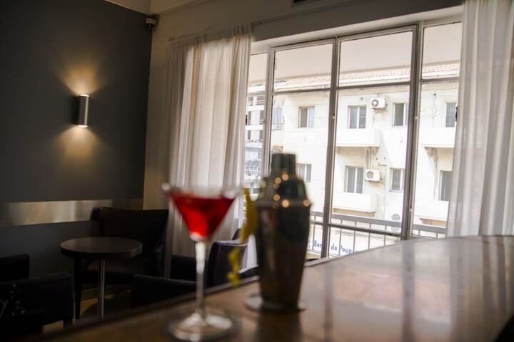 Lounge 52 of 79