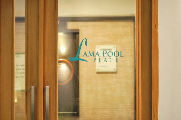 Hotel Pool