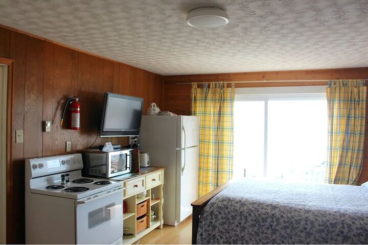 Room 6 of 13
