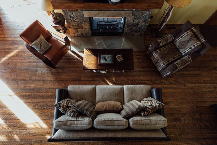 Room 4 of 18