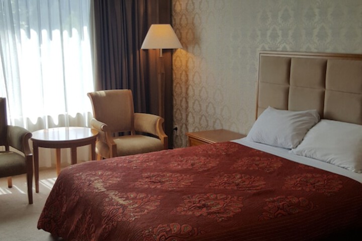 Room 4 of 35