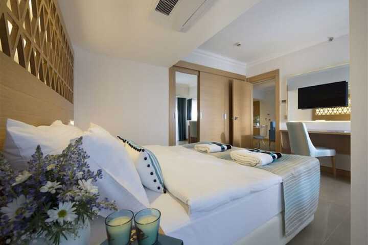 Room 6 of 21