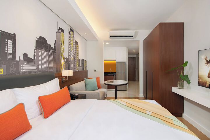 Room 13 of 40