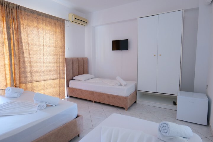Room 9 of 62