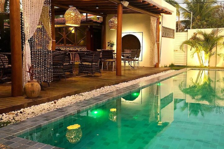 Hotel Pool