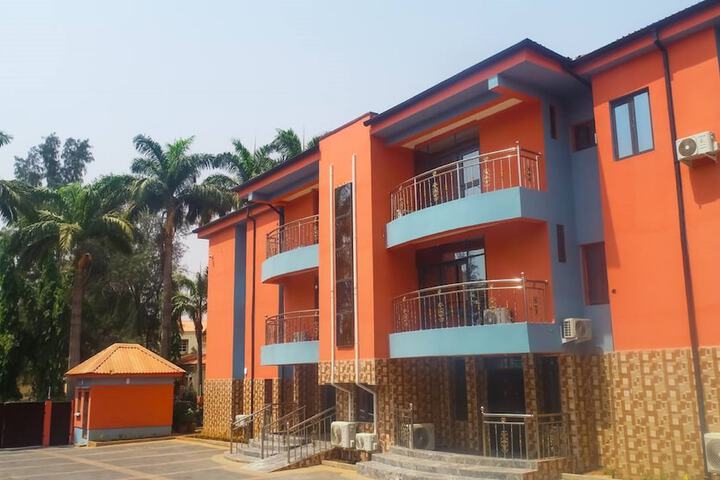 Madakis Executive Suites