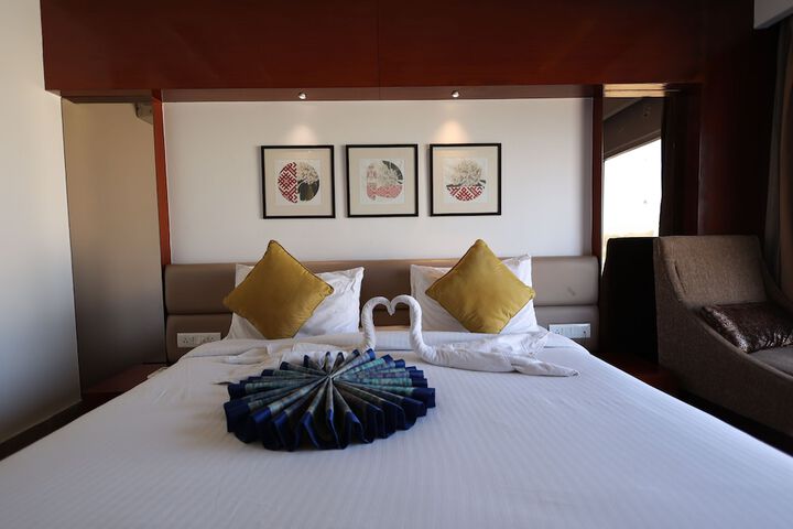 Room 8 of 28