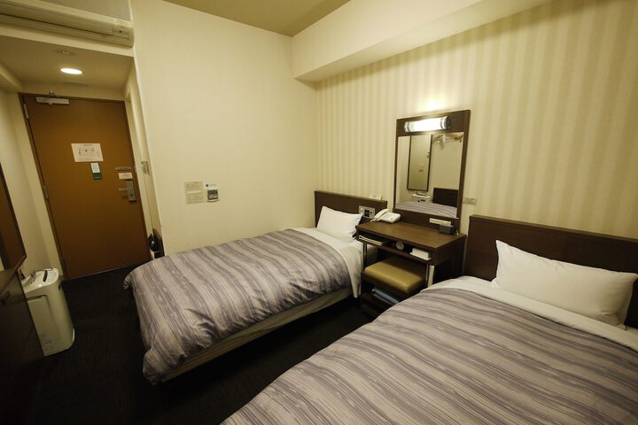 Room 4 of 34