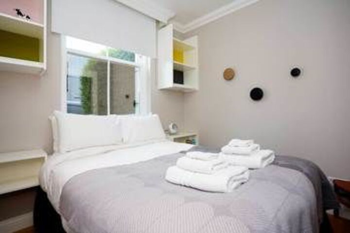 Room 9 of 17