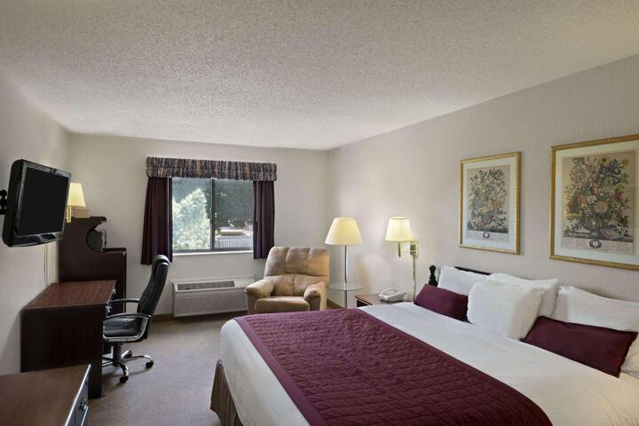1 King Bed (6 of 6)