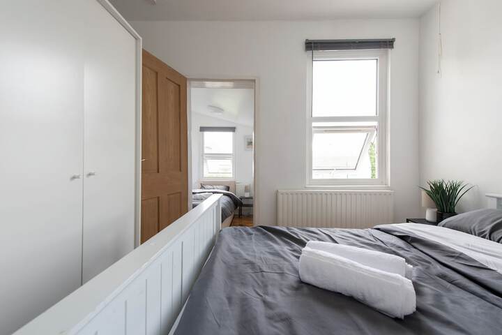 Room 5 of 37