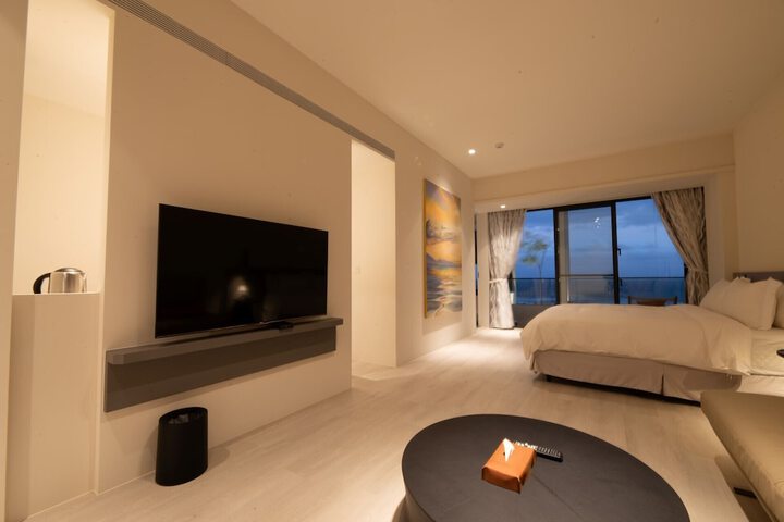 Room 9 of 63