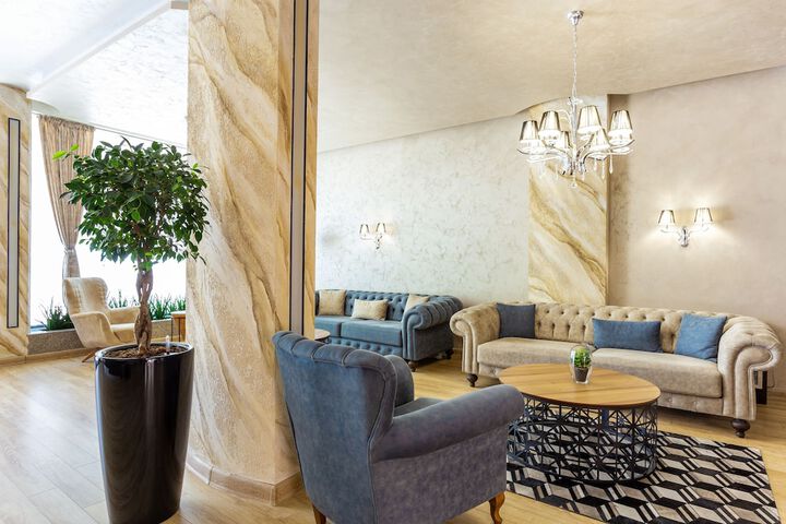 Entrance & Lobby