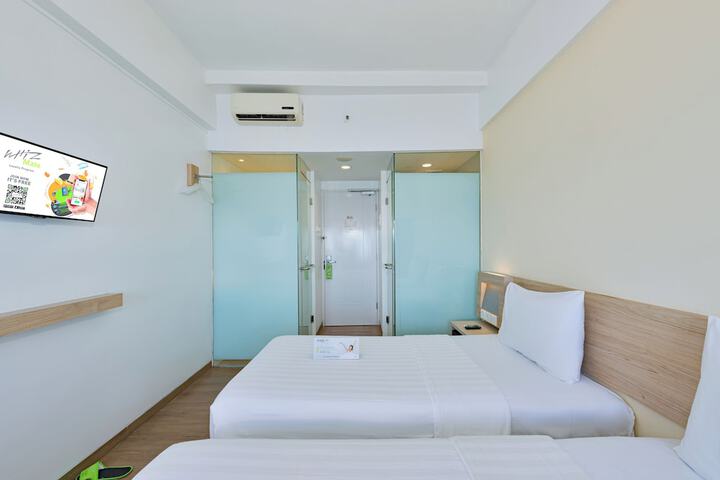 Room 13 of 31