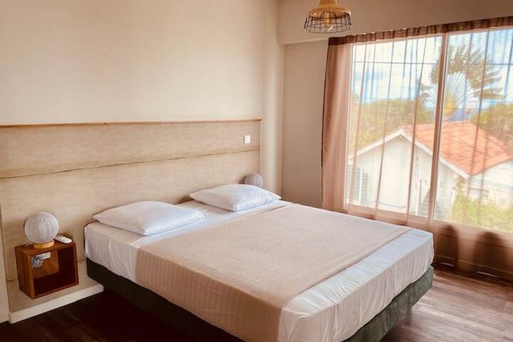 Room 6 of 92