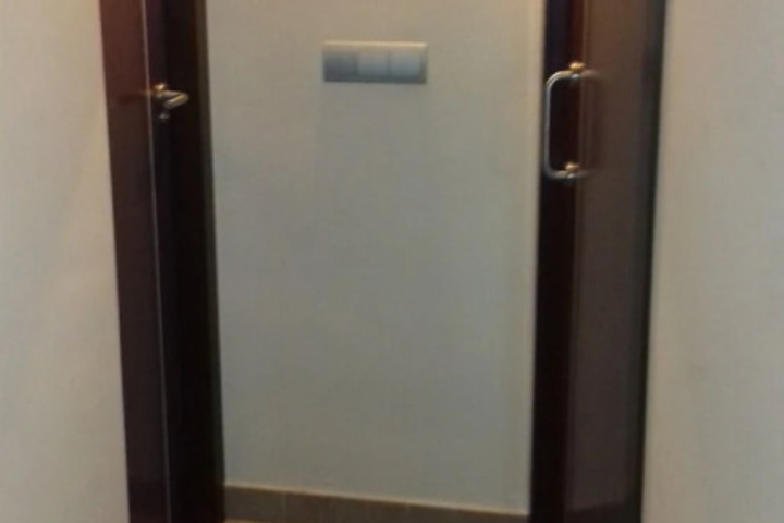 Room 11 of 18
