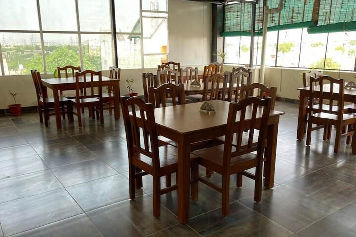 Dining 13 of 14