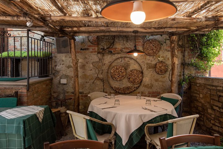 Dining 77 of 124