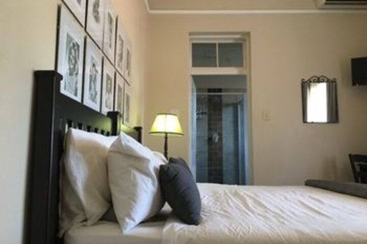 Room 10 of 20