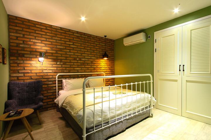 Room 19 of 66