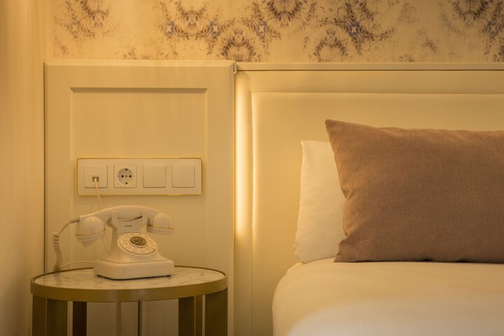 Room 27 of 80