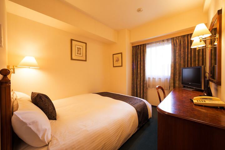 Room 10 of 36
