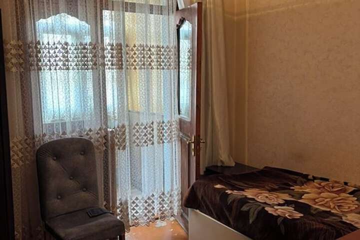 Room 2 of 6