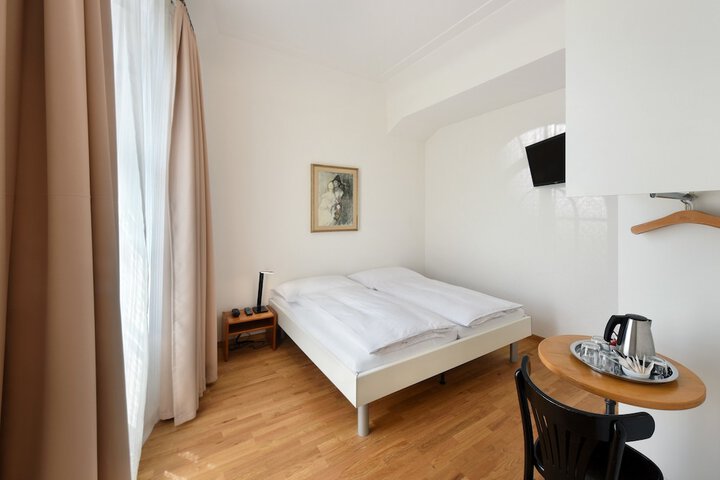 Room 33 of 56