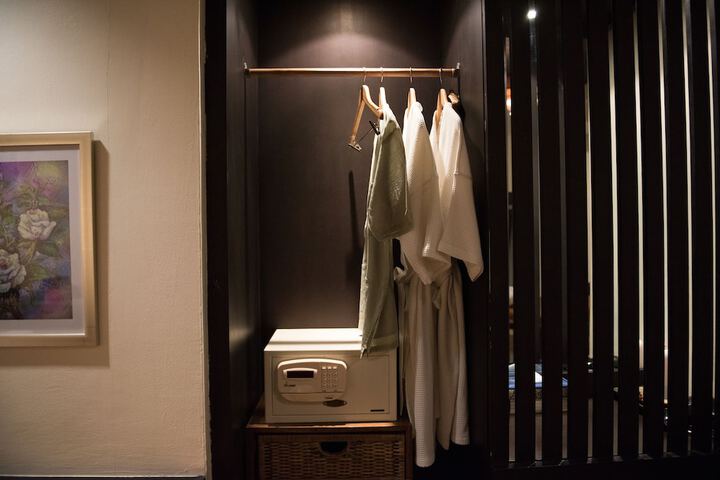 Room amenity