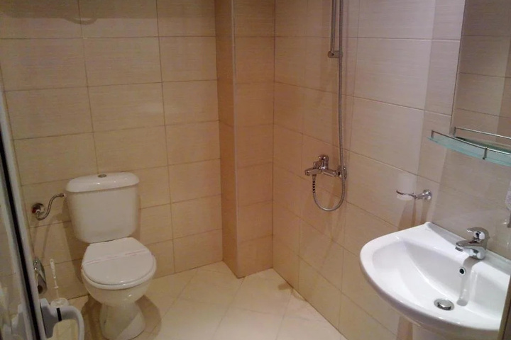 Room 9 of 19