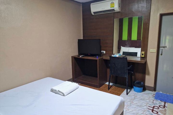 Room 7 of 125