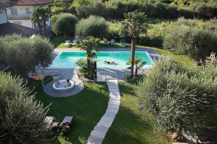 Pool 28 of 73