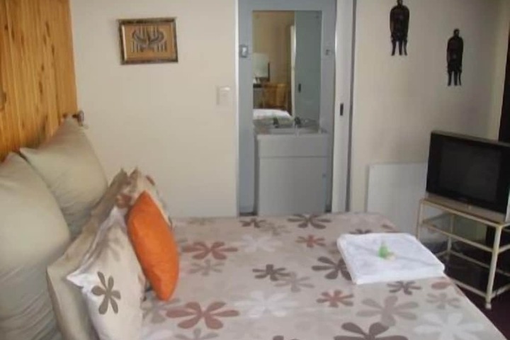 Room 7 of 13