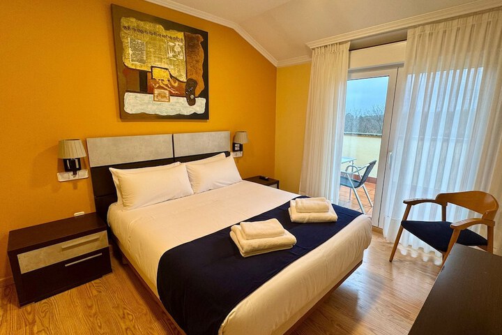 Room 12 of 38