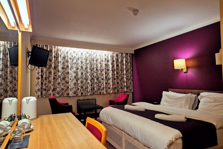 Room 12 of 64