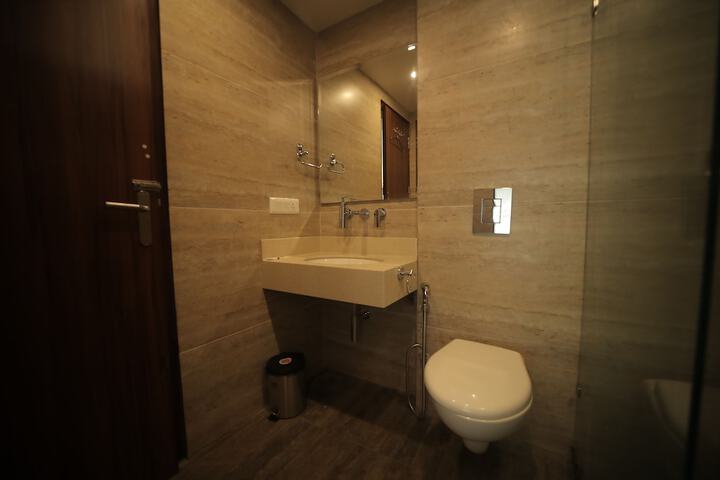 Room 10 of 21