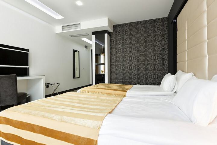 Room 100 of 267