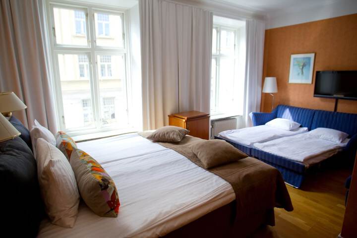 Room 6 of 92