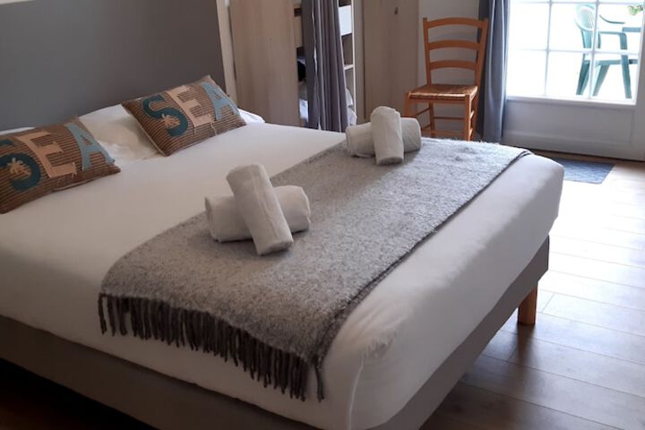 Room 10 of 28