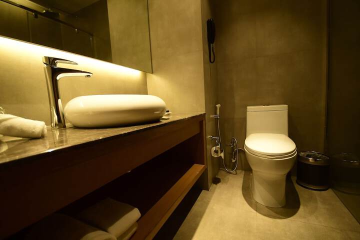 Room 17 of 41