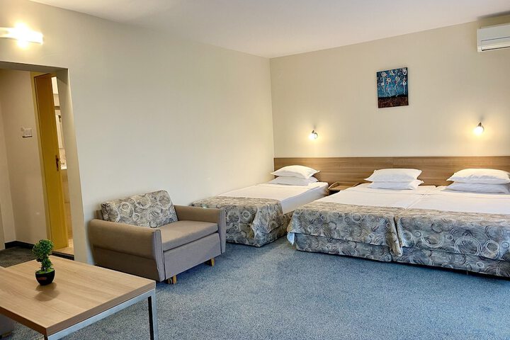 Room 7 of 45