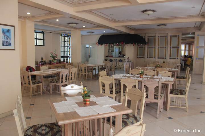 Dining 83 of 126
