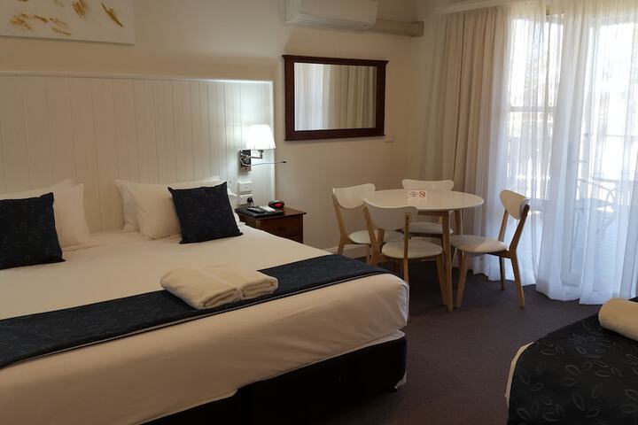 Room 4 of 58