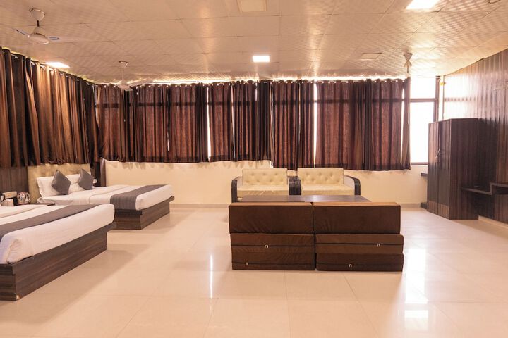 Room 16 of 114