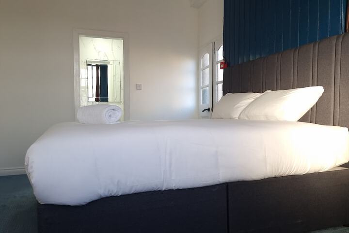 Room 19 of 32